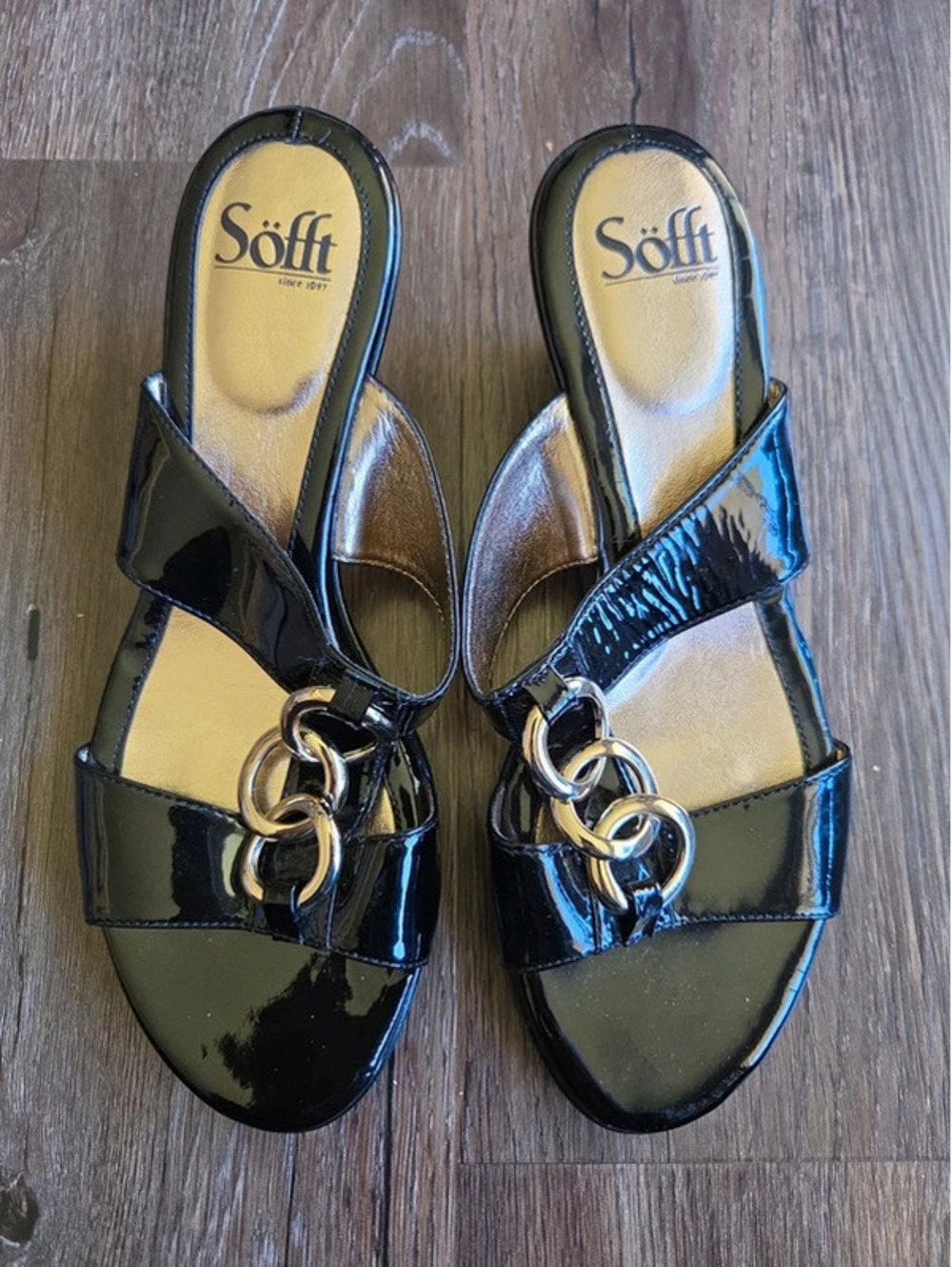 Sofft black patent leather chain heel sandal size 8.5